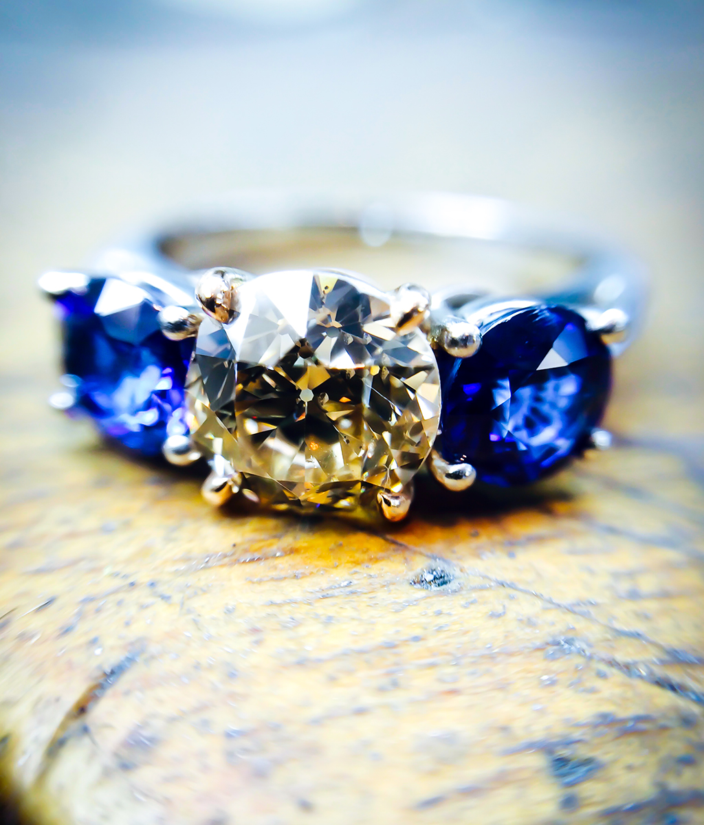 diamond and sapphire cocktail ring